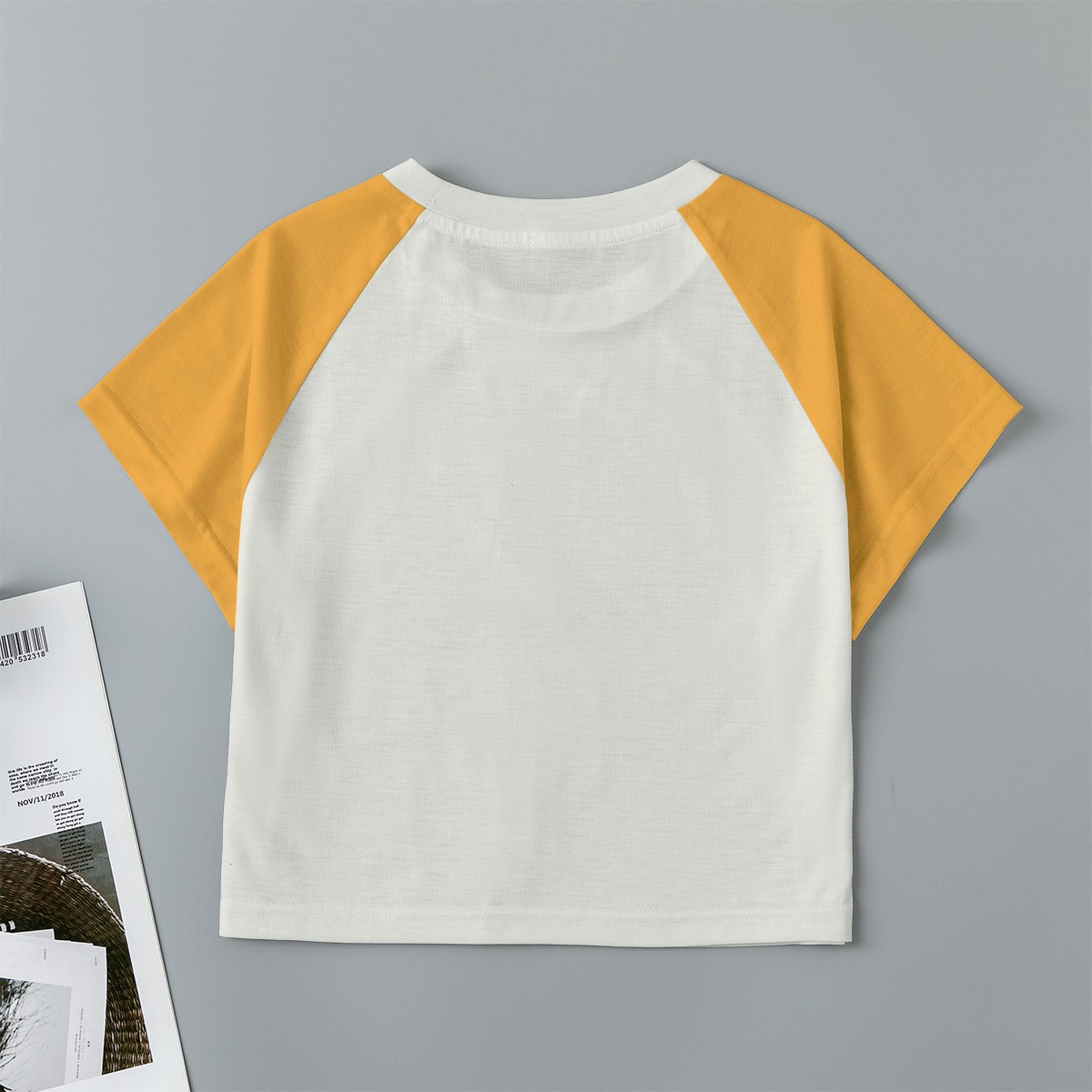 Grafica Women's Eco-friendly Walkies Print Women's cropped Raglan T-shirt With Short Sleeve